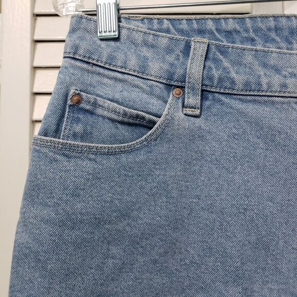 Asos Denim Cut-Off Jean Shorts Women's 32 Mid Rise Light Wash Raw Hem 4" Inseam - Picture 2 of 11